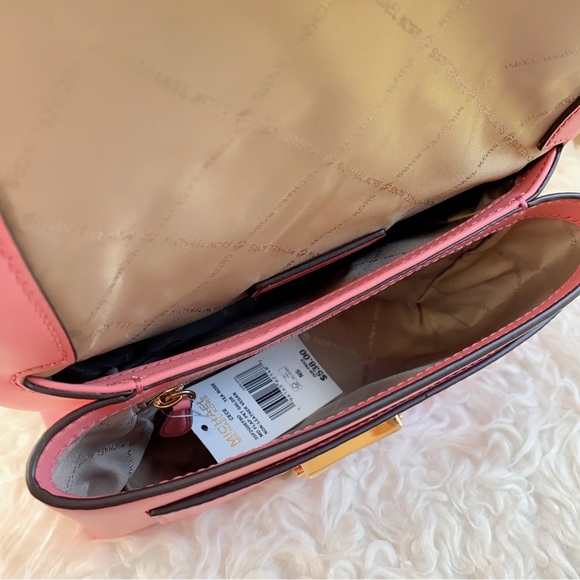 Michael Kors Cece Medium Shoulder Bag in tea rose - Picture 8 of 9